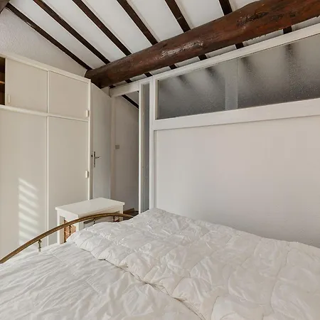Apartament Charming Beachside Retreat In *
