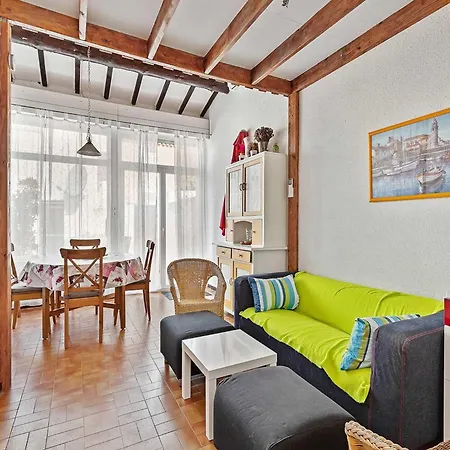 Charming Beachside Retreat In Agde